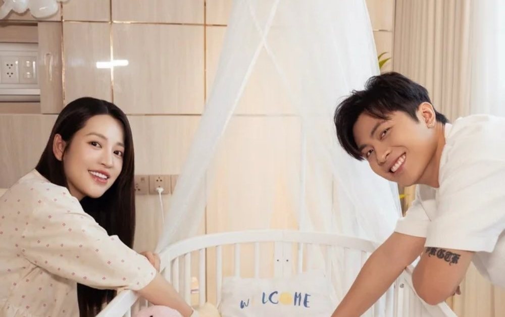 Puka chính thức sinh con đầu lòng, Gin Tuấn Kiệt vỡ òa khi "lên chức"
