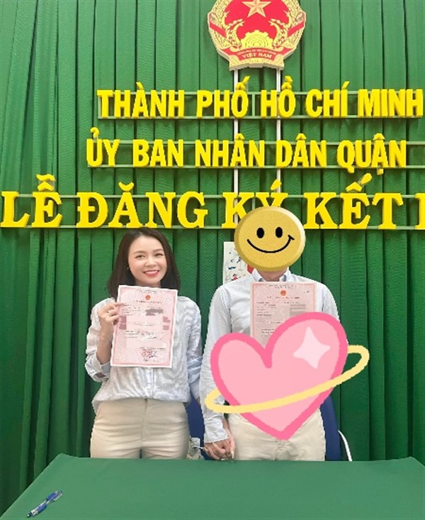 Hiếm hoi đăng ảnh bikini Sam gây sốt với vòng 1 nóng bỏng