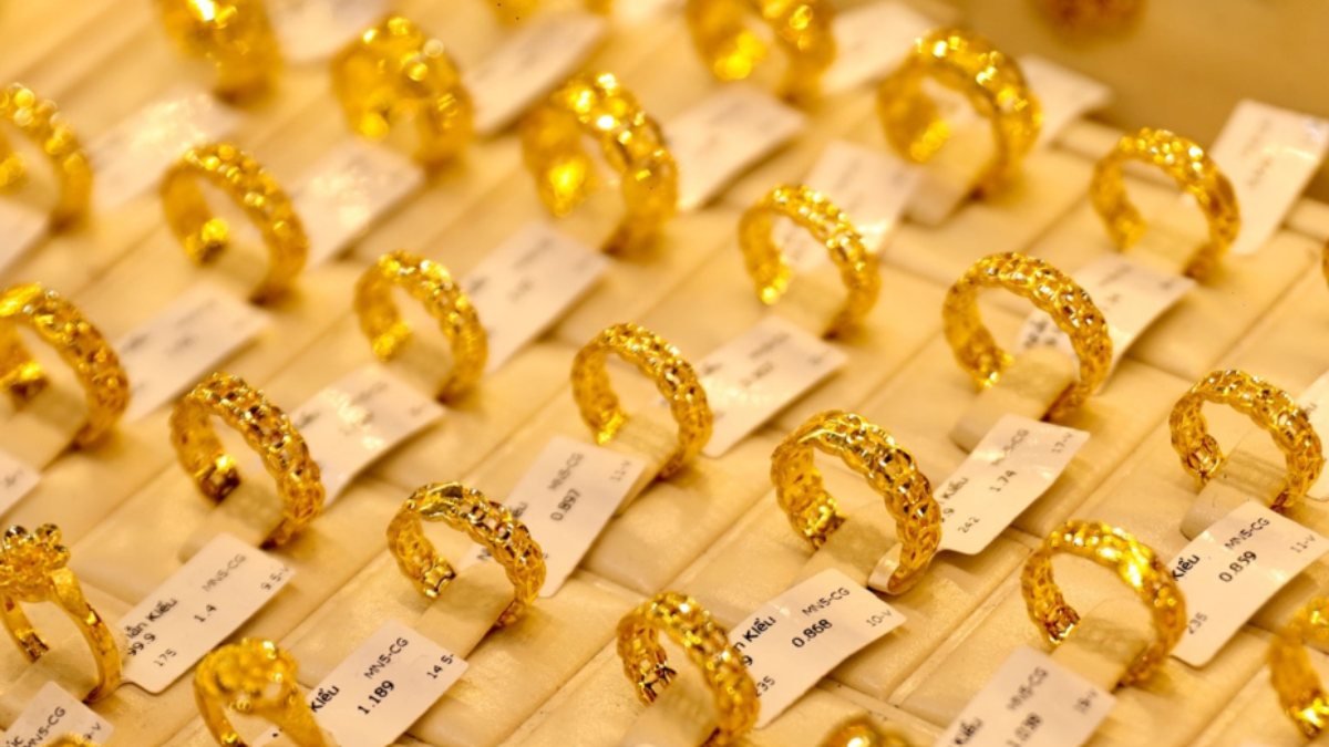 Giá vàng hôm nay 1/4: Xu hướng sắc xanh bao phủ