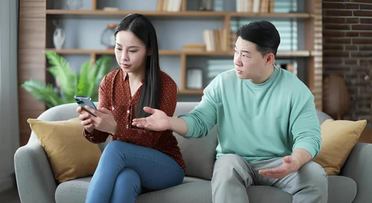 Nghe AI “nịnh bợ”, vợ đòi bán sạch vàng cưới để khởi nghiệp bán hàng