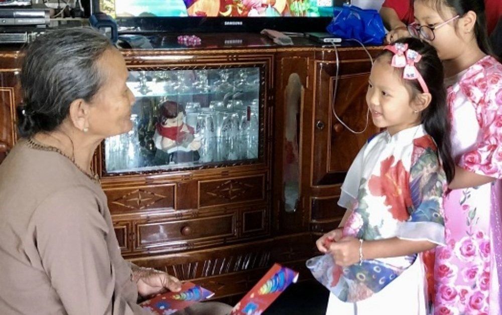 CĐM bức xúc với quan điểm gây tranh cãi: "Chỉ cần lì xì cho người già, trẻ em thì tiêu gì đến tiề