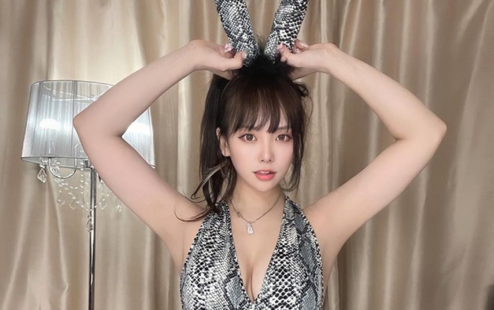 Nữ idol livestream sốc sau một tháng thử việc, "bóc phốt" sự thật phũ phàng, hé lộ góc khuất kinh hoàng của nghề thần tượng