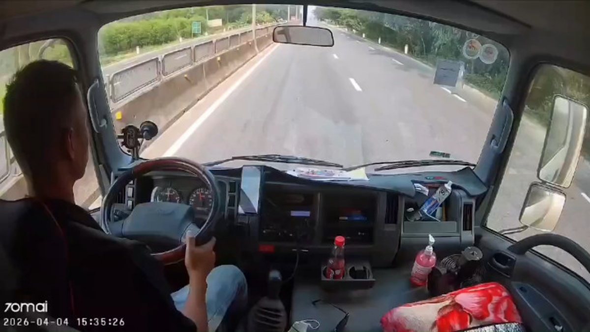 Đã tìm ra tài xế bỏ xe, lao qua dải phân cách cứu bé gái 1 tuổi, có bị xử phạt vì dừng xe giữa đường?