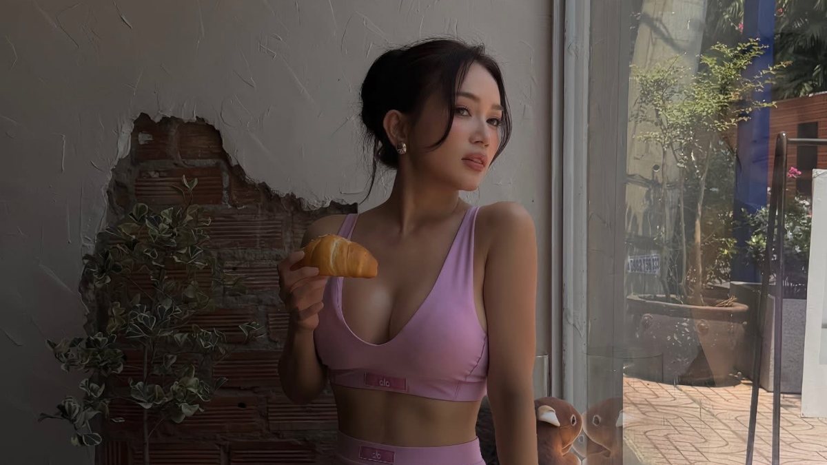 Diện set hồng từ gym ra cà phê, người đẹp thu hút ánh nhìn với vóc dáng vạn người mê