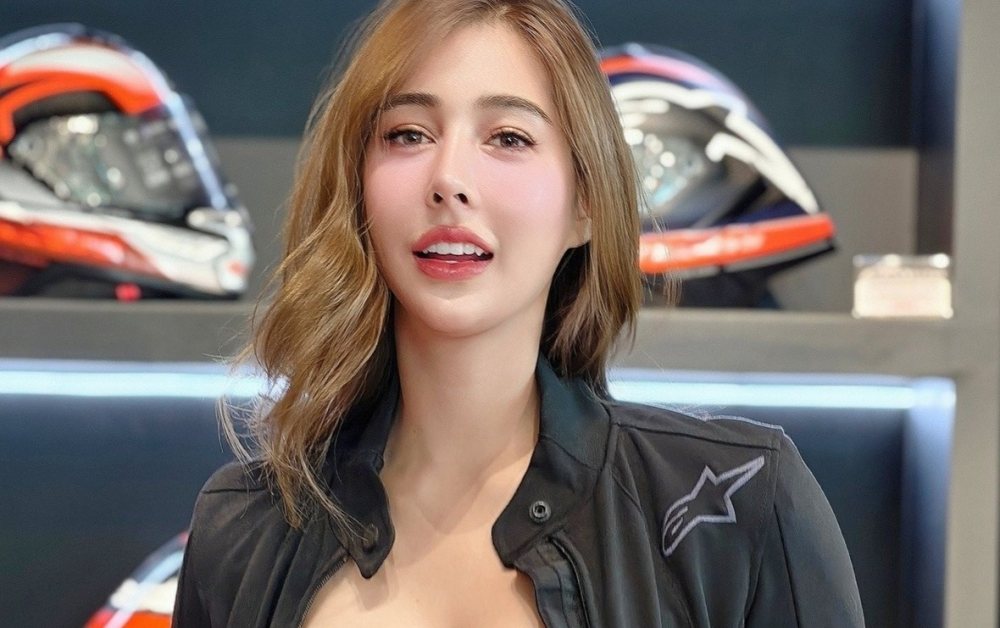 Gặp tai nạn khi tập lái mô-tô, hot girl xinh đẹp khiến người xem không khỏi xót xa