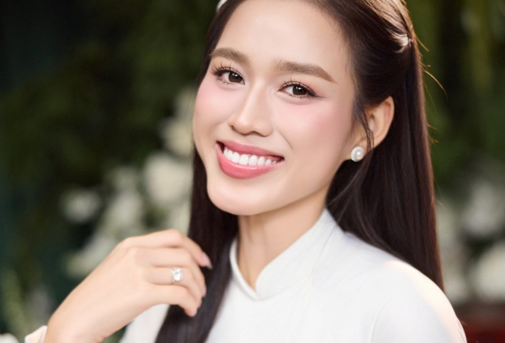 Hình ảnh Hoa hậu Đỗ Thị Hà trong lễ ăn hỏi với thiếu gia Quảng Trị