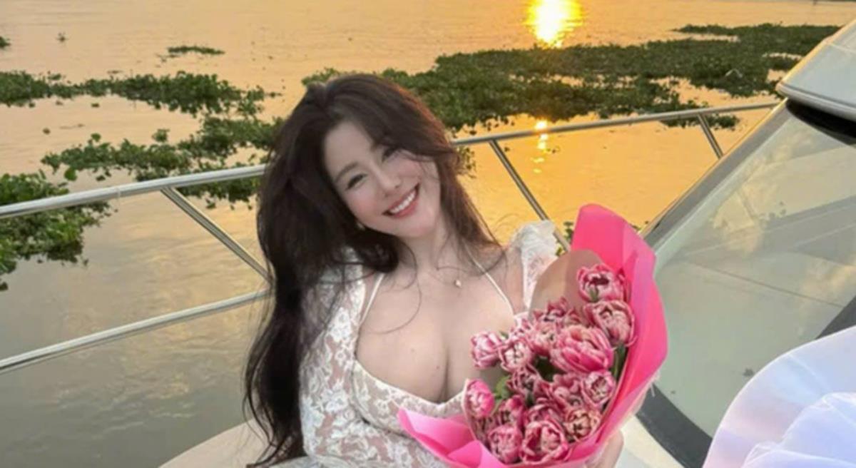 Danh tính hot girl trong màn tỏ tình giữa biển đang "gây sốt"