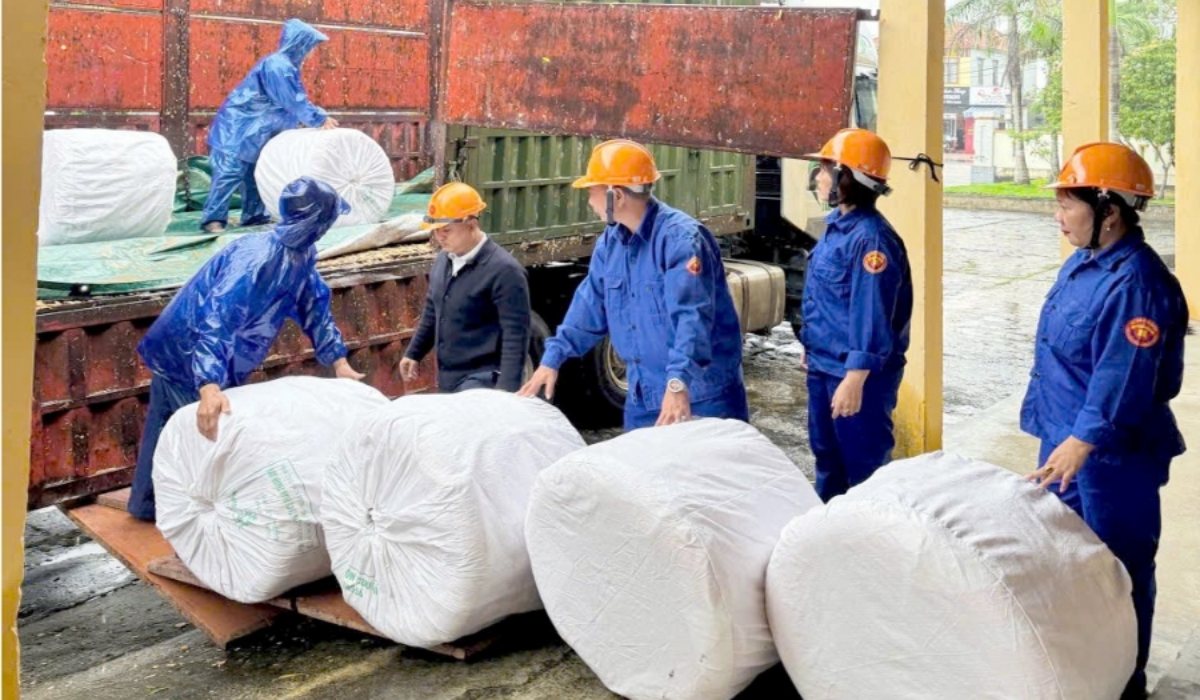 Xuất cấp hơn 700 tấn gạo và vật tư dự trữ quốc gia hỗ trợ Tuyên Quang, Quảng Ngãi