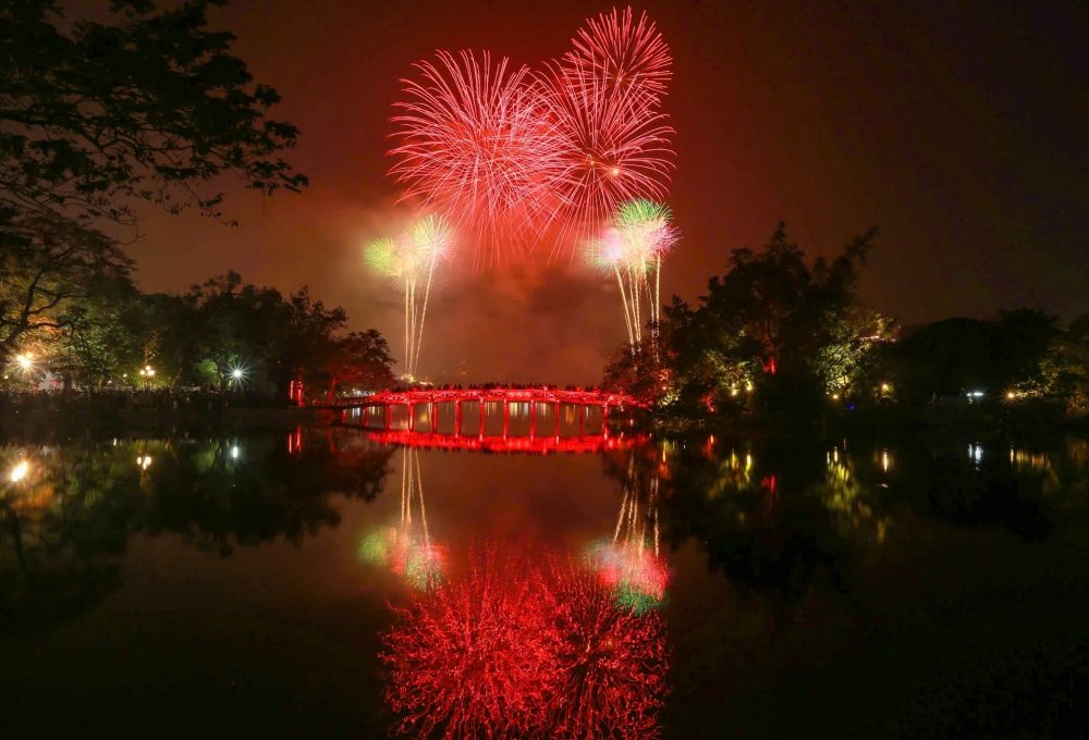 Nghỉ Tết Dương lịch 4 ngày, dân mạng người mừng, người lo 'nghỉ nhiều tốn tiền'