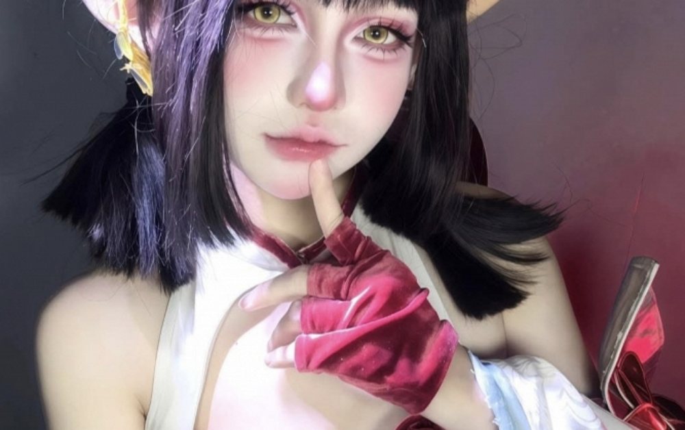 Nữ coser Việt tái xuất hóa thân Boa Hancock gây “bão”, fan nam đứng hình ngắm cả tiếng không chán