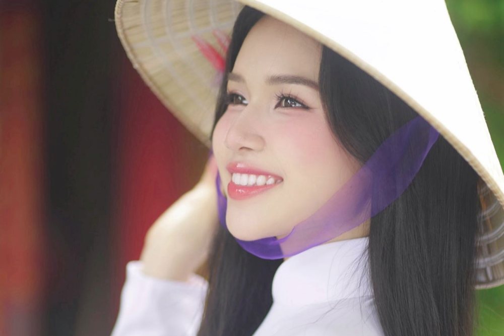 Cận cảnh vẻ đẹp của Hoa khôi Đại học Đà Nẵng Huỳnh Nguyễn Yến Nhi