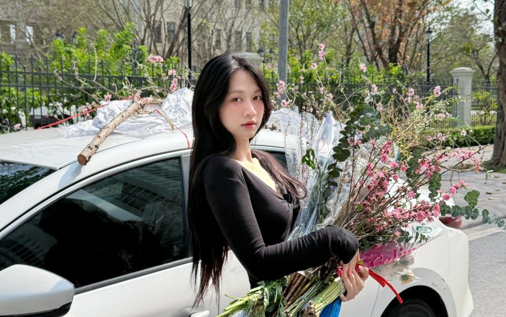 Lê Bống “gây sốt” với màn múa quạt cực nghệ, thần thái thăng hạng khiến fan trầm trồ