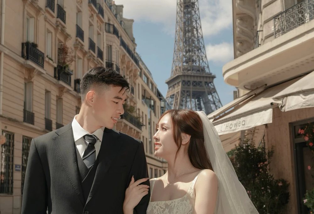 Cựu thủ môn U23 Việt Nam cưới vợ hơn tuổi, là thạc sĩ ngân hàng