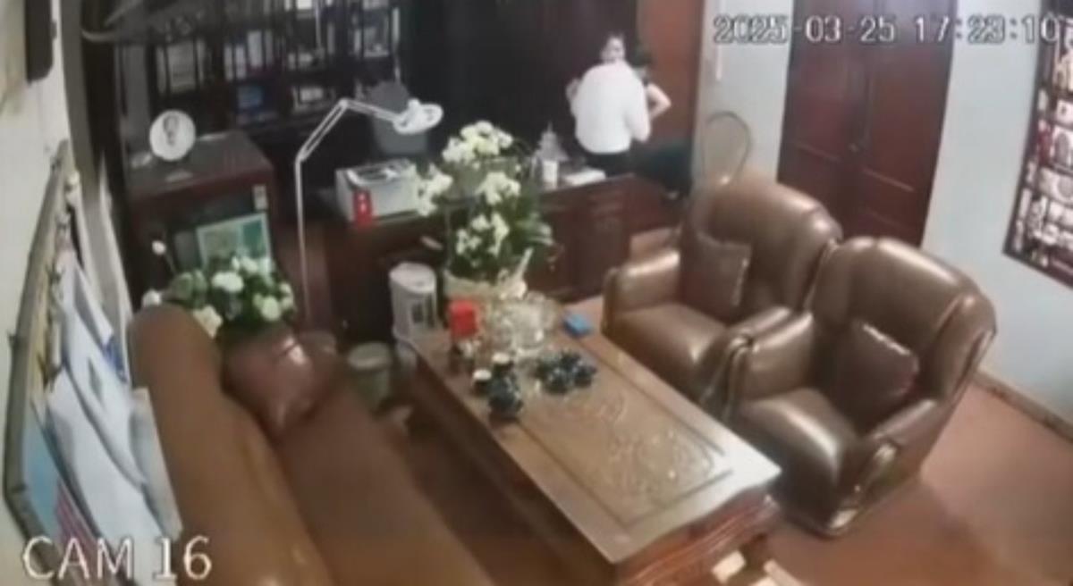 Clip nghi của thầy hiệu trưởng gây xôn xao mạng xã hội