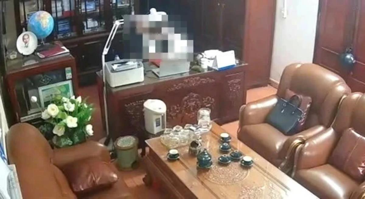 Xử lý thế nào người phát tán clip người đàn ông ''thân mật'' với phụ nữ?