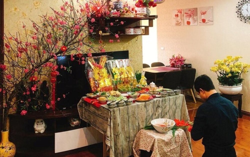 Mâm lễ cúng ông Công ông Táo nên đặt ở bếp hay trên bàn thờ?