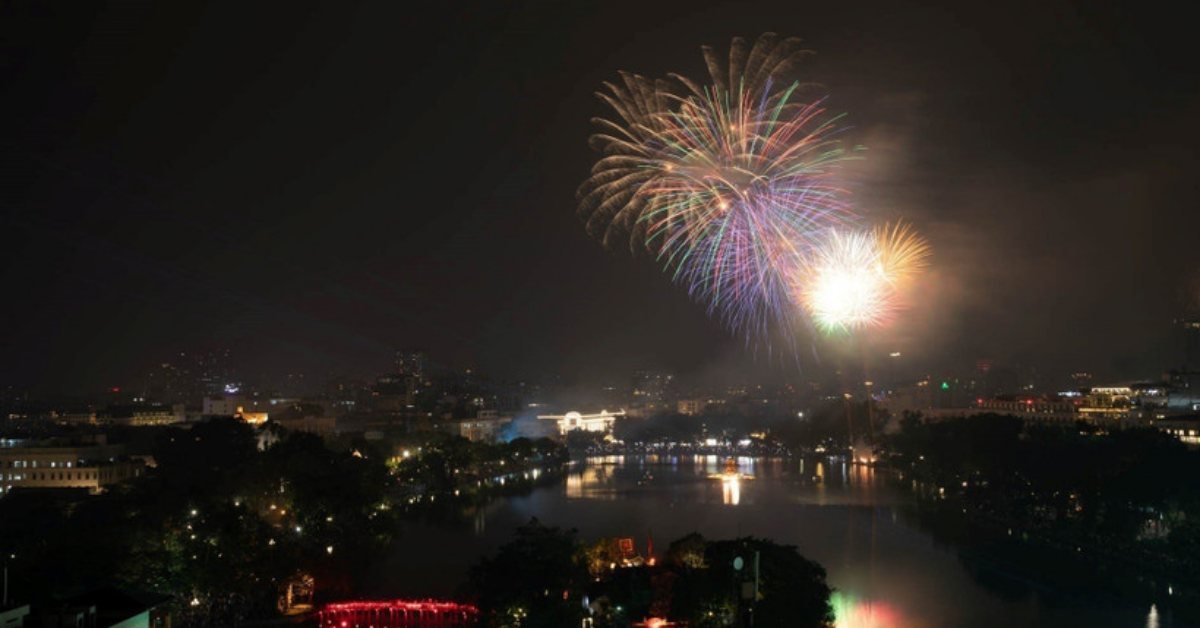 Đêm giao thừa, Bắc Bộ và Trung Bộ có mưa vài nơi, Tây Nguyên, Nam Bộ ít mưa