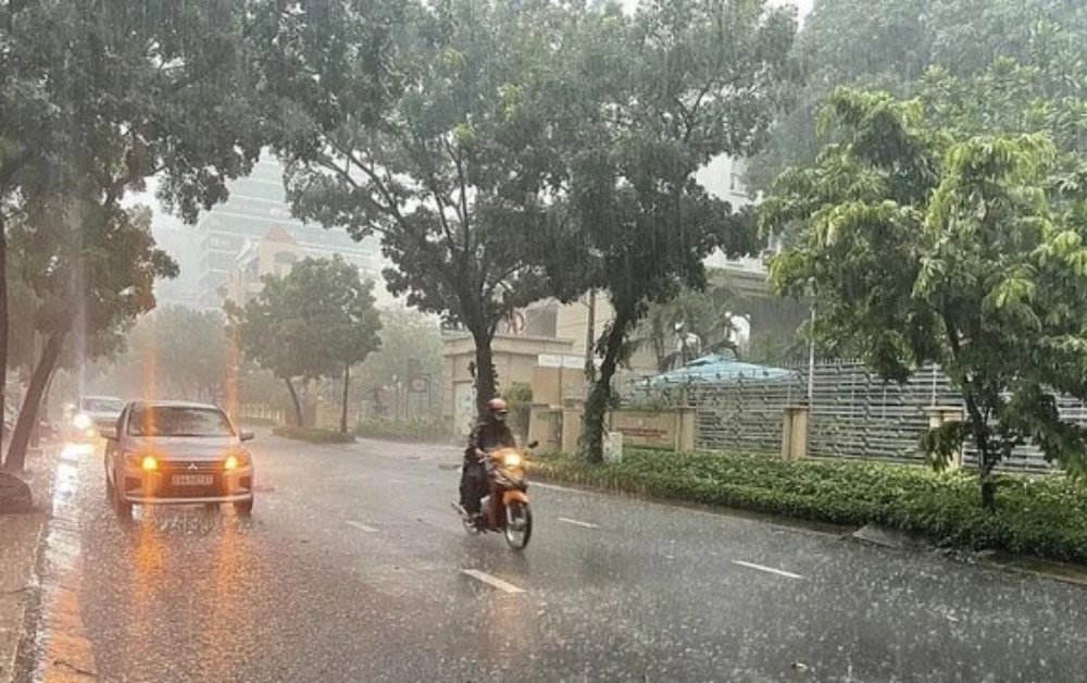 Dự báo thời tiết ngày 1/5: Nhiều khu vực có mưa dông vào chiều tối
