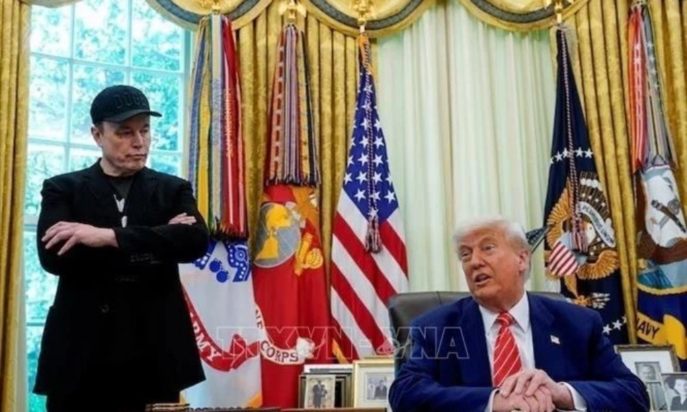 Tổng thống Trump bất ngờ đề nghị hỗ trợ Tesla
