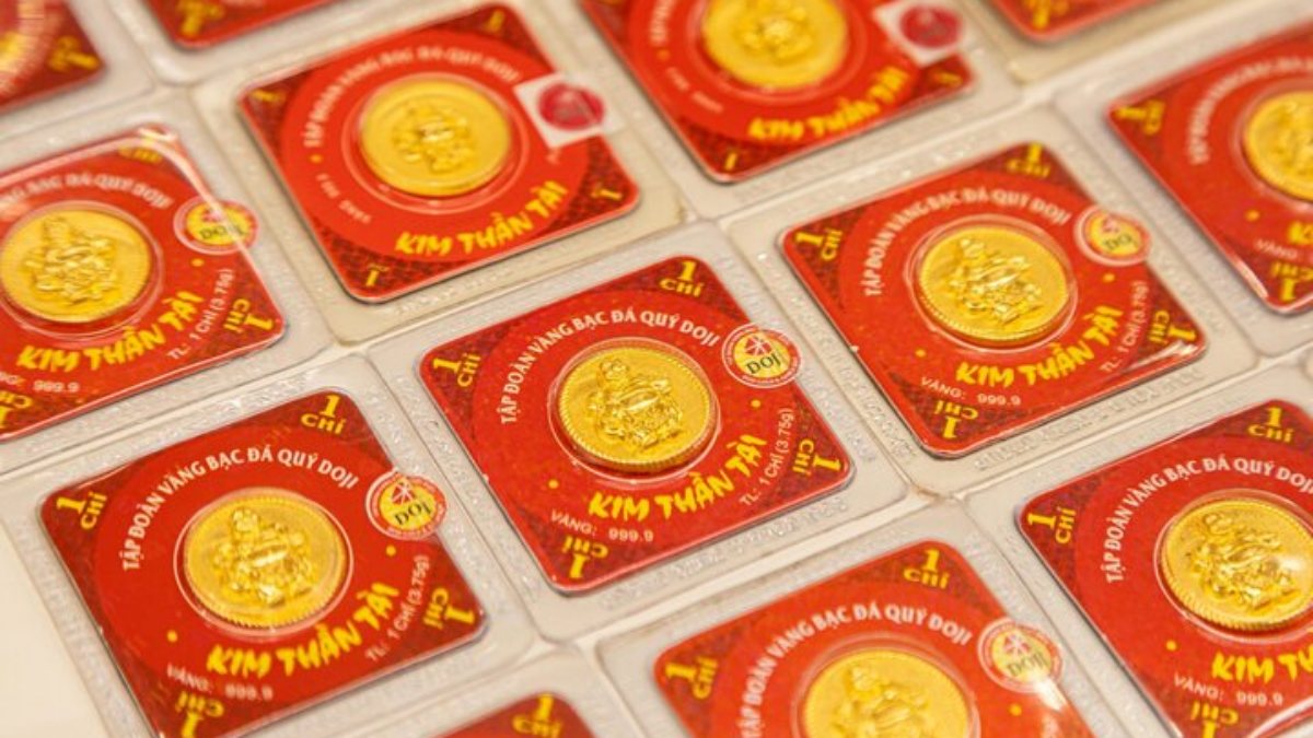 Giá vàng hôm nay 14/5: Vàng thế giới lao dốc, trong nước vẫn neo cao kỷ lục