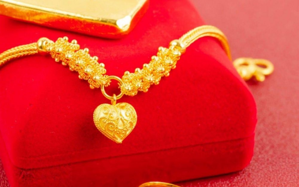 Giá vàng hôm nay sáng 6/6: Vàng thế giới vút cao