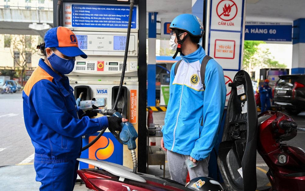 Giá xăng dầu giảm mạnh