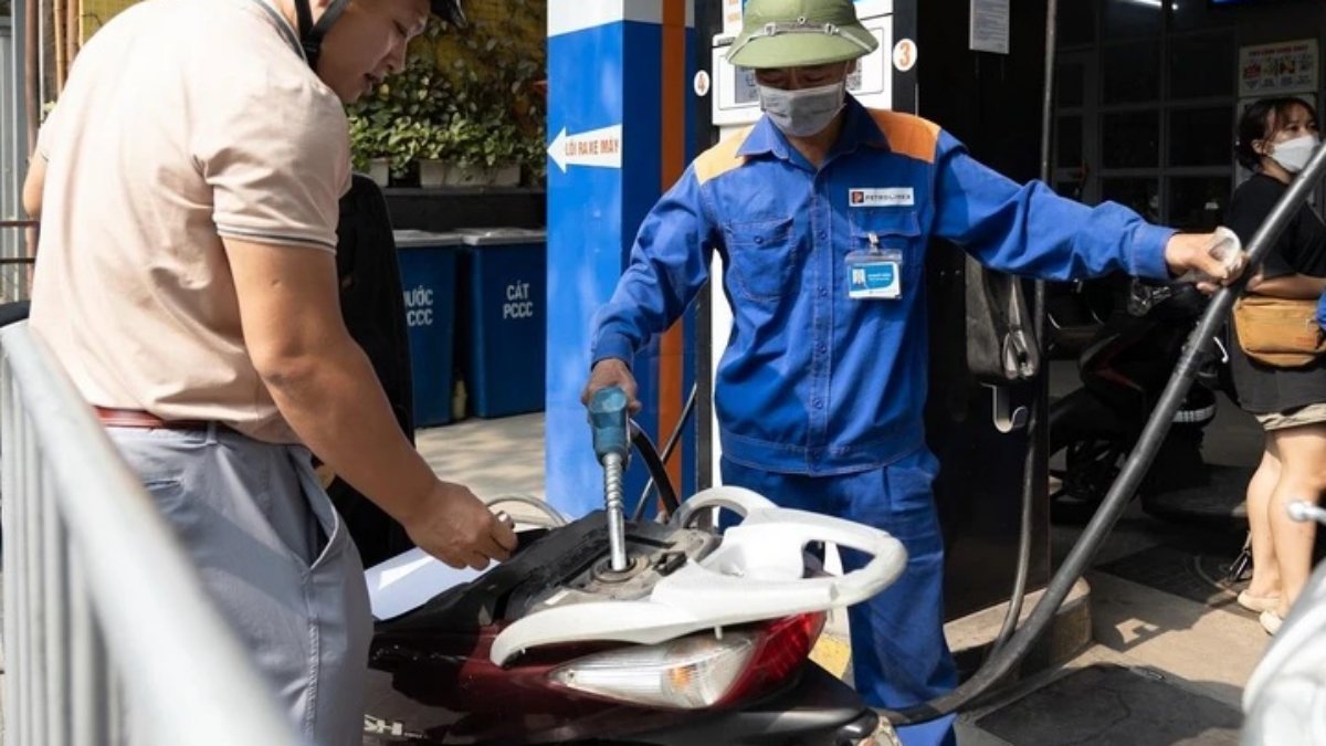 Giá xăng lần đầu tăng trong năm 2026