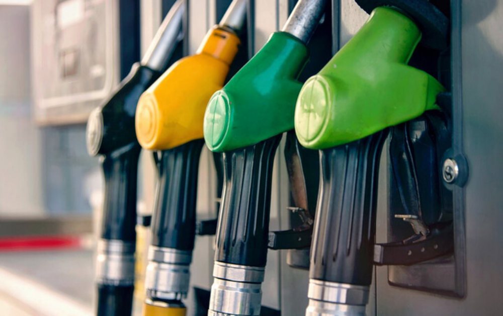 Giá xăng dầu hôm nay 26/4: Diễn biến trái chiều, dầu Brent tăng ngược xu hướng WTI