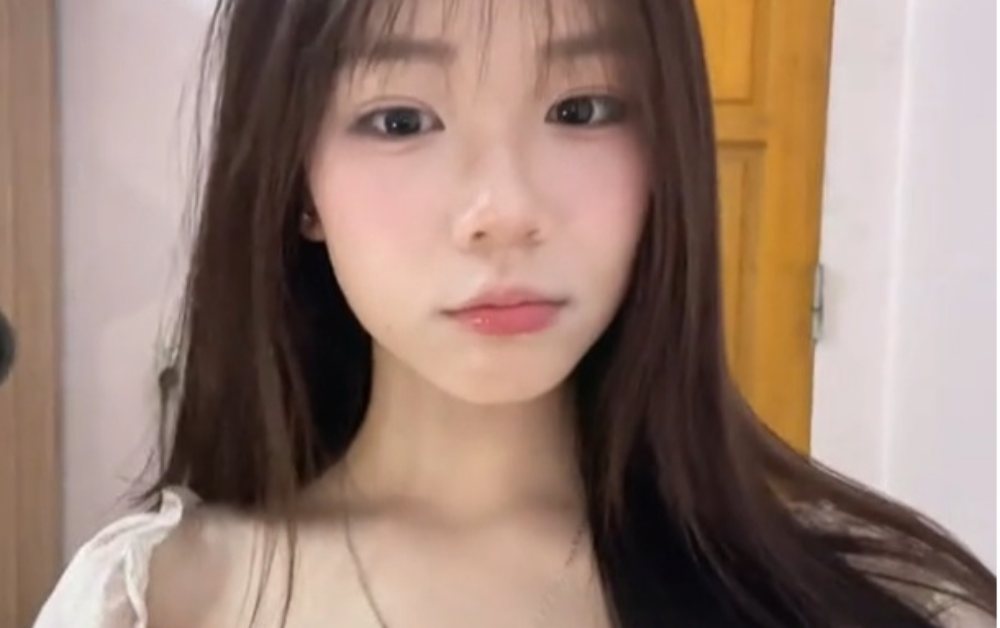 Clip khoe eo thon “siêu thực”, Hà Meo liên tục gây chú ý với loạt video triệu view