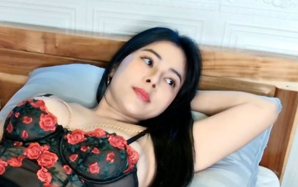 Lộ Clip idol hà my show hàng trên livestream ở Đà Lạt