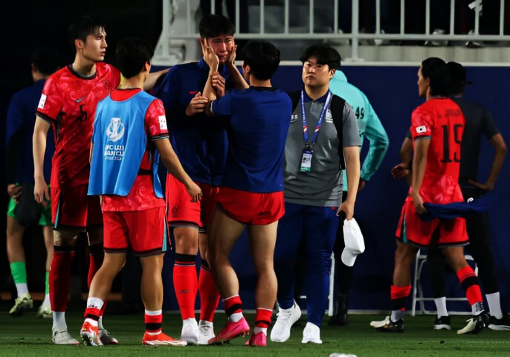 Cầu thủ U23 Hàn Quốc khóc vỡ òa sau trận thua cay đắng Indonesia