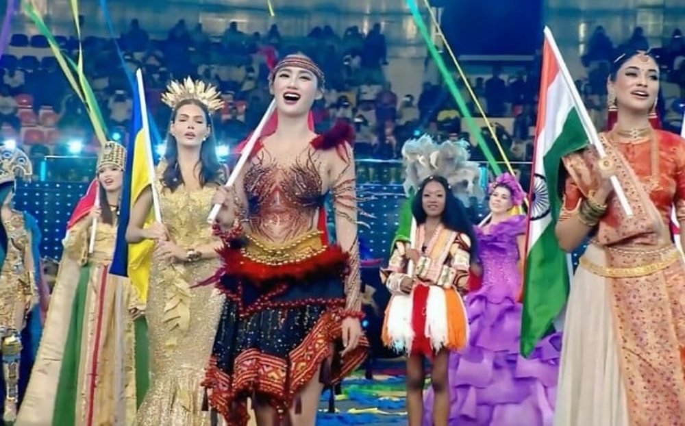 Màn trình diễn "Vũ điệu đại ngàn" của Ý Nhi ở khai mạc Miss World 2025