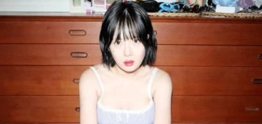 Chuyện hot hôm nay 28/7: HyunA đăng ảnh bán khỏa thân, bị phản ứng dữ dội