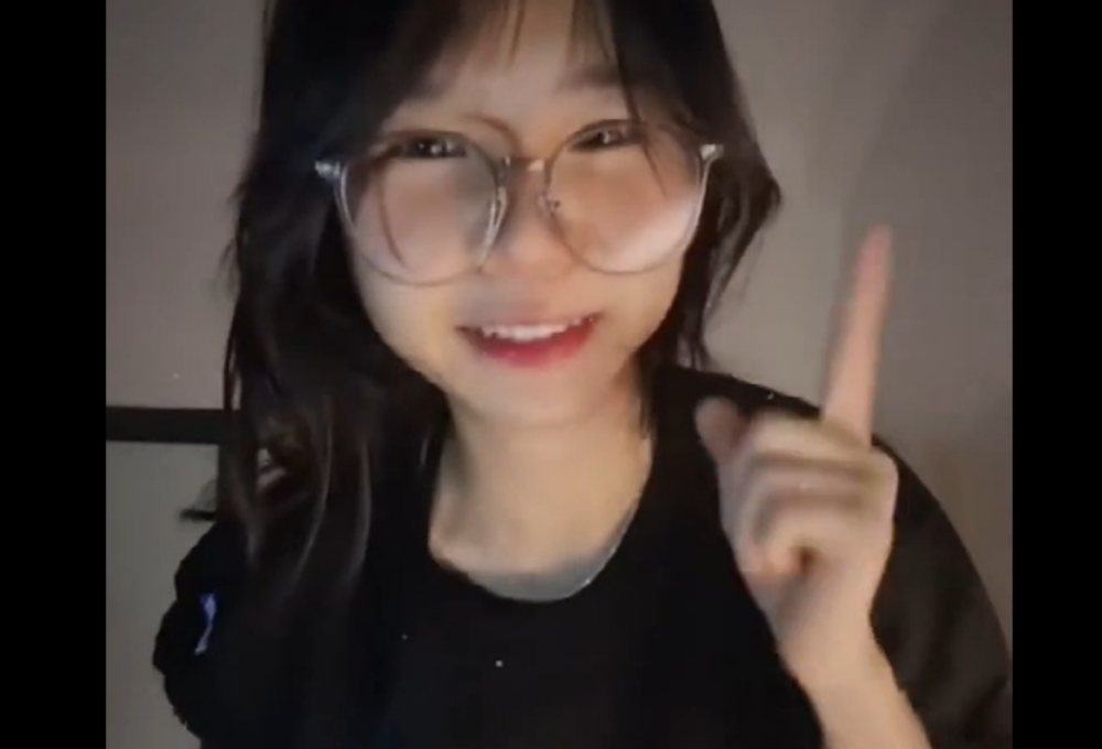 Thích thì nhích: cô gái trẻ được quan tâm nhất lúc này