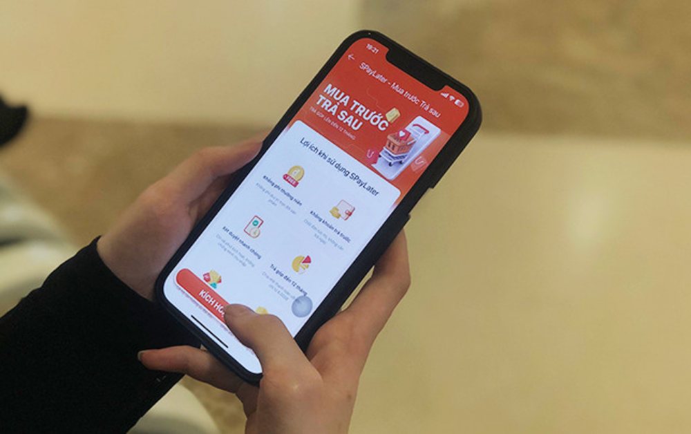 Sinh viên dùng ví trả sau: Làm sao xoay sở để không bị quá hạn?