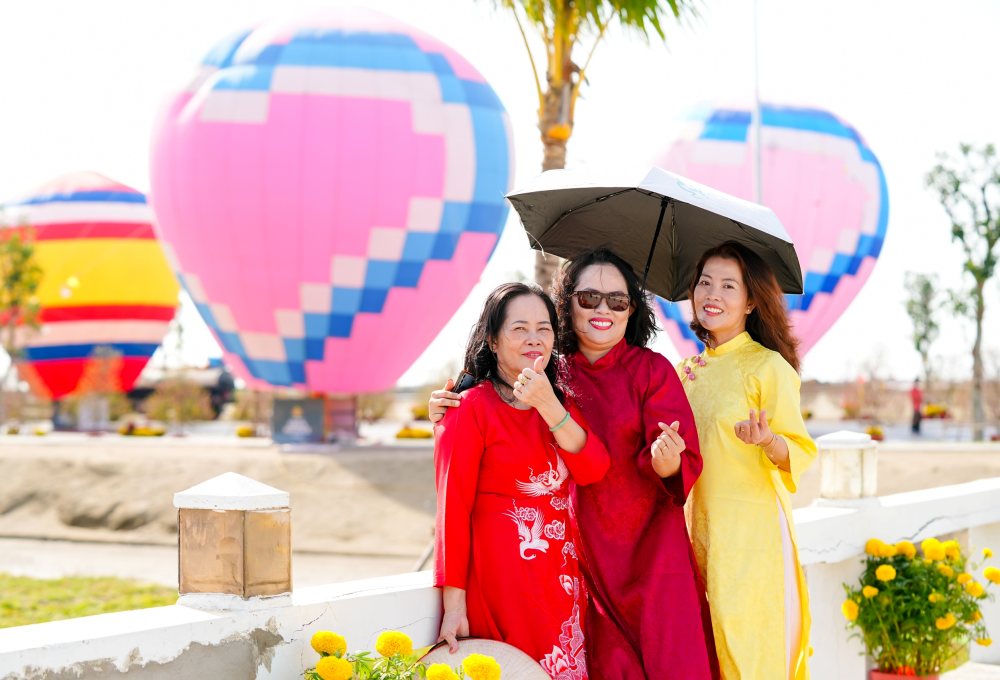 Dòng người đổ về Cần Giờ du xuân, đón đầu giá trị siêu đô thị ESG++