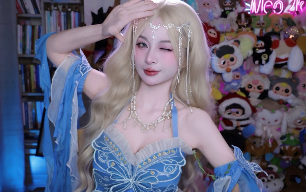 Nữ streamer đẹp “vô thực” bị nghi dao kéo, phản pháo cực gắt: “Tiền nạp game hết rồi!”