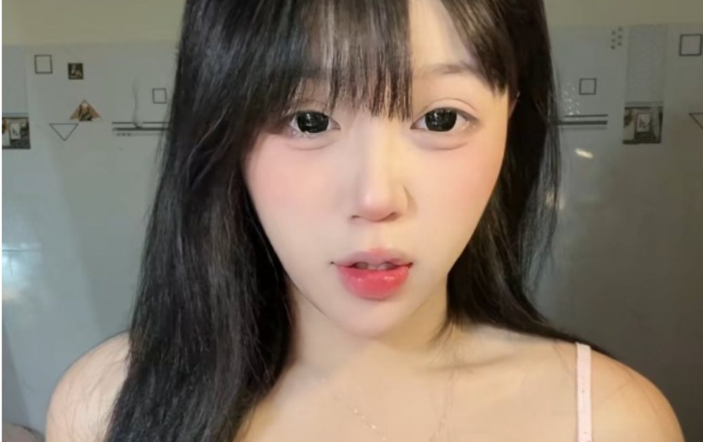 Clip mới nhất của Vy Lê 2k8 gây bão mạng xã hội