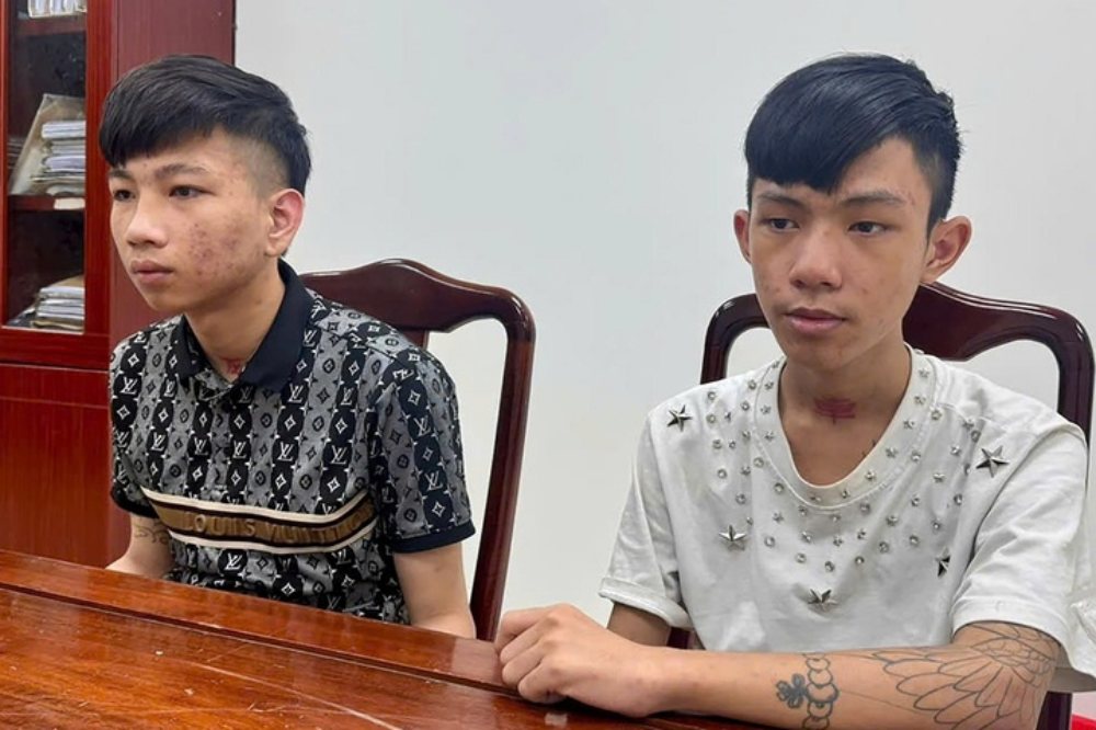 Bắt 2 thanh niên chém người trọng thương rồi trốn sang Campuchia