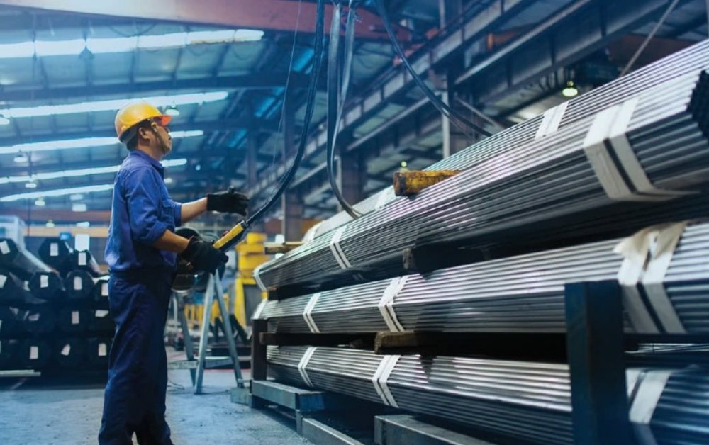 Kinh tế tăng tốc nhưng không chủ quan