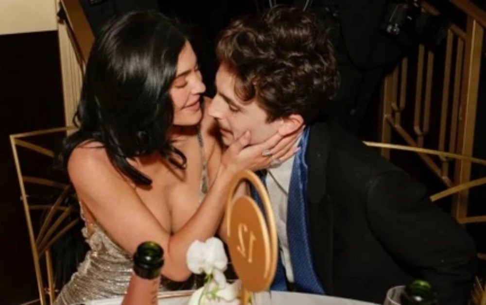 Vì sao Timothée Chalamet bị đồn chia tay Kylie Jenner