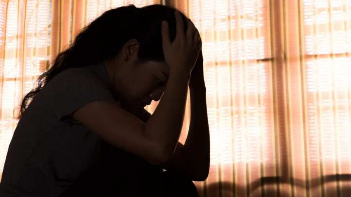 Vay tiền để sống, chồng vẫn không chịu về quê vì sợ 'người ta cười vào mặt'