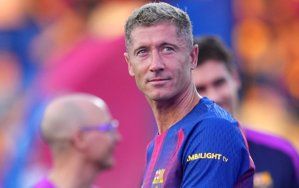 Lewandowski thẳng thừng từ chối tiền khủng để ở lại Barca