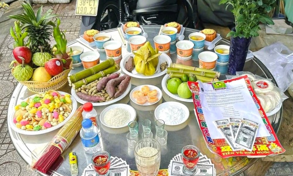 Mâm cúng cô hồn đầy đủ gồm những gì?
