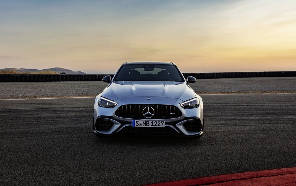 Mercedes-Benz mở đặt cọc cho sedan thể thao AMG C 63 với giá hấp dẫn từ 4,9 tỷ đồng