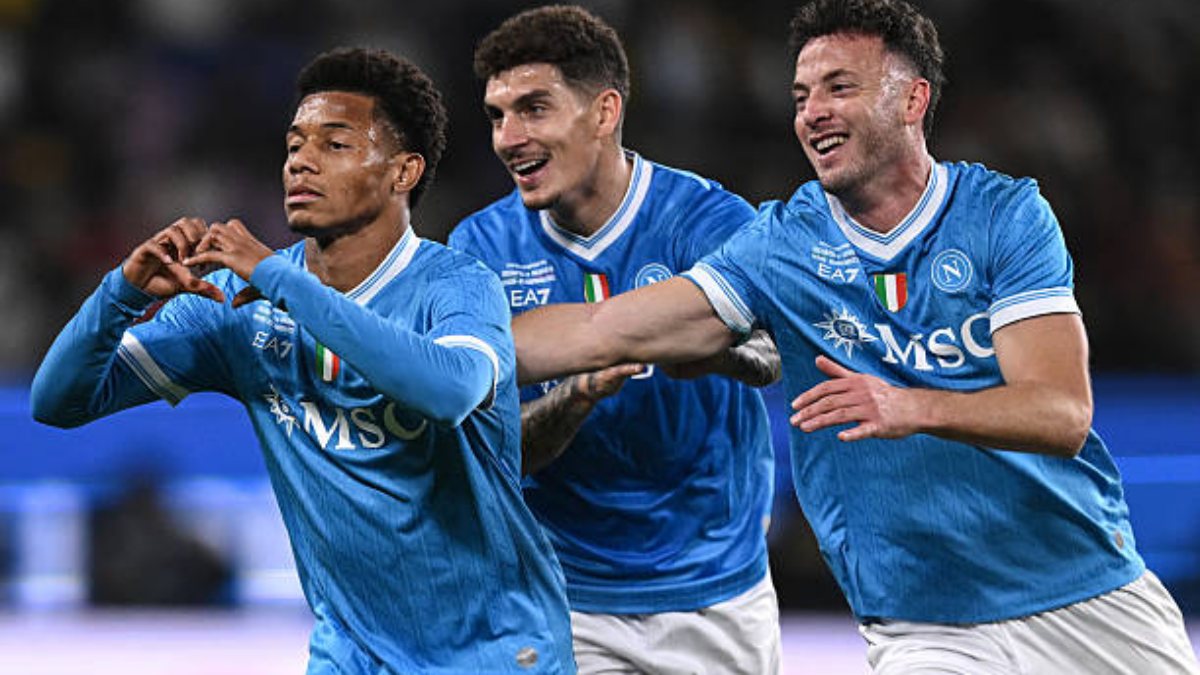 Nhận định Napoli vs Verona 00h30 ngày 8/1, vòng 19 Serie A