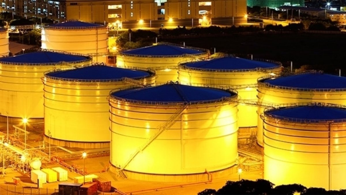 Giá xăng dầu hôm nay (10/12): Tiếp tục giảm nhẹ