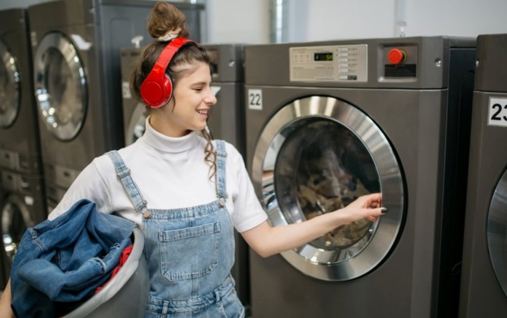 Vì sao máy giặt có cửa kính còn máy rửa bát thì không? Sự khác biệt hóa ra không hề ngẫu nhiên