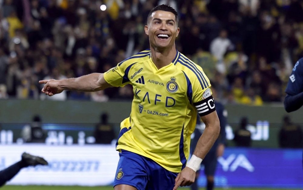 Ronaldo tỏa sáng sau sinh nhật thứ 40