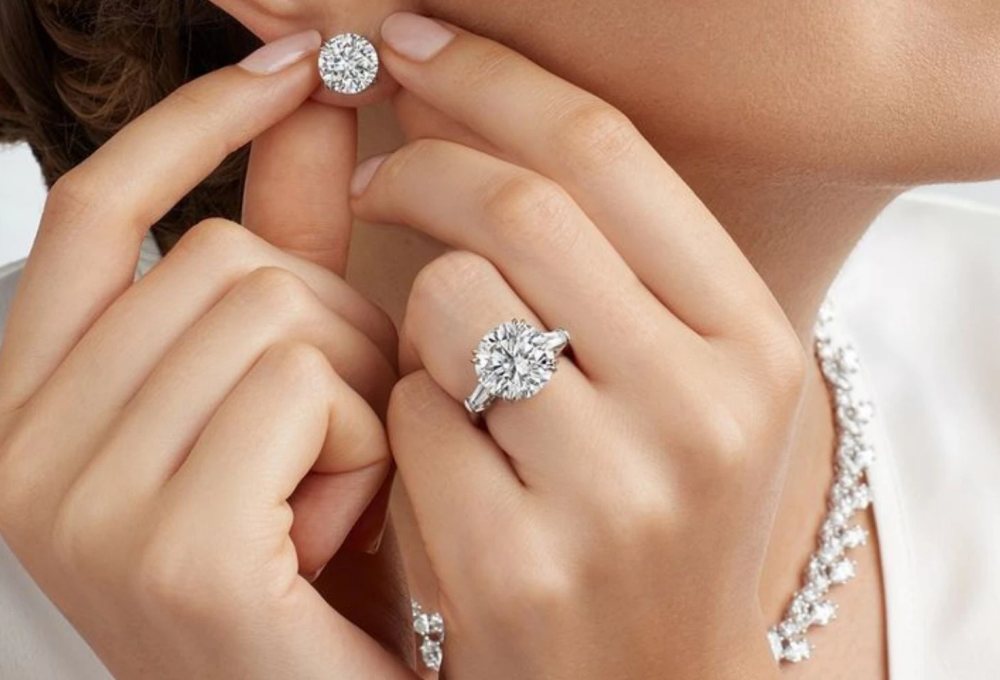 Những sai lầm phổ biến khi chọn trang sức đi tiệc tất niên